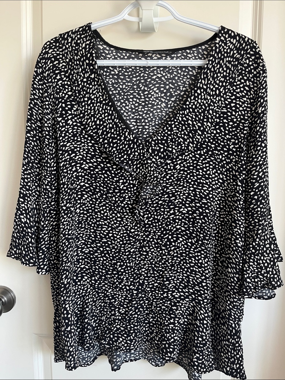 Zara Black and White Speckled V-Neck Blouse